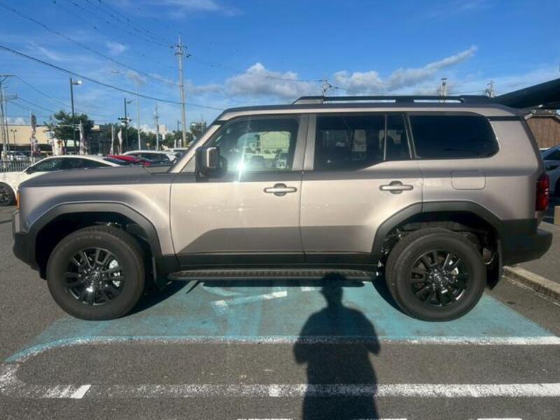 LAND CRUISER 250