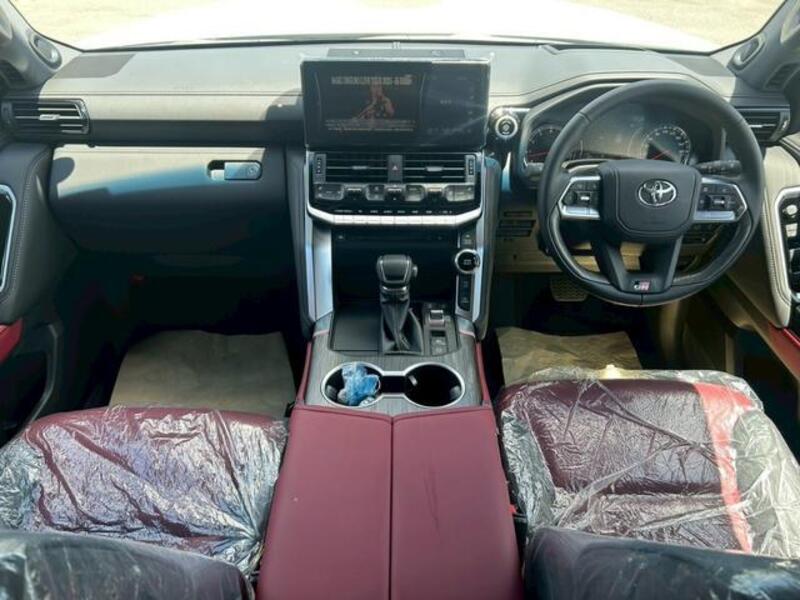 LAND CRUISER