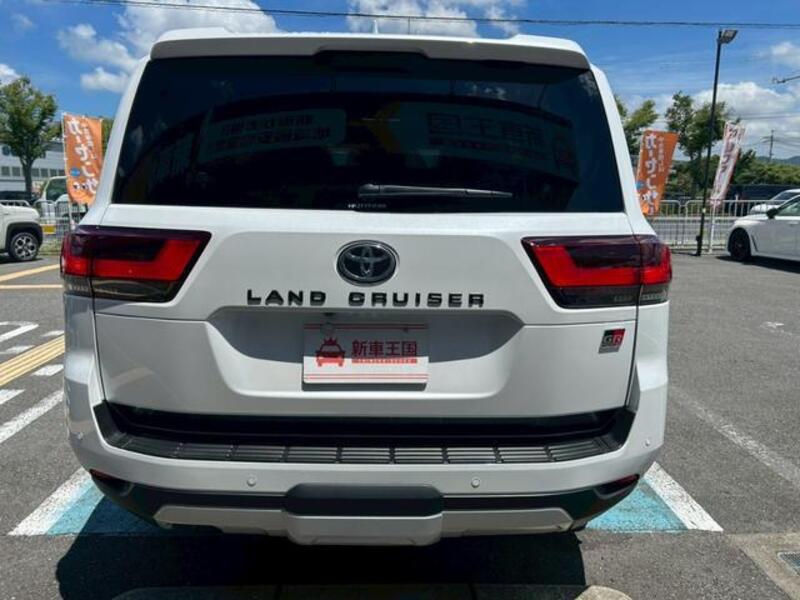 LAND CRUISER