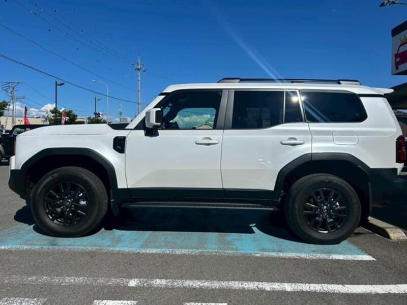 LAND CRUISER 250