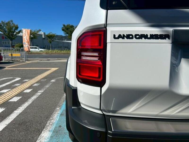 LAND CRUISER 250