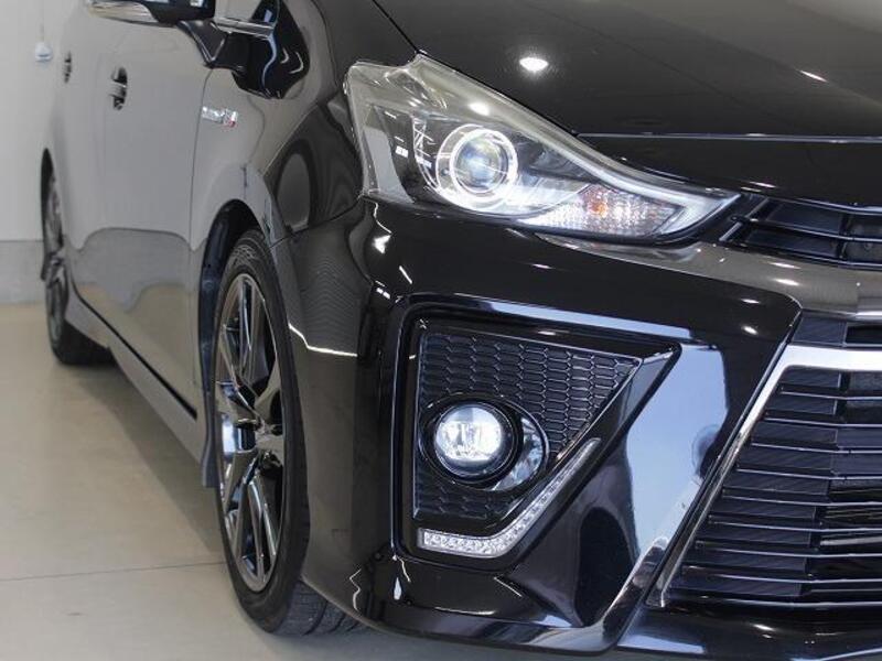 PRIUS ALPHA