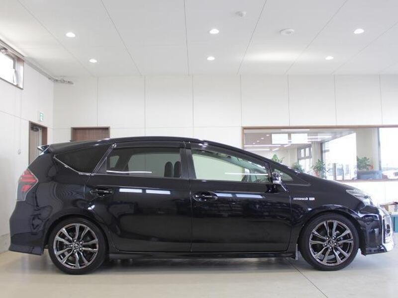 PRIUS ALPHA