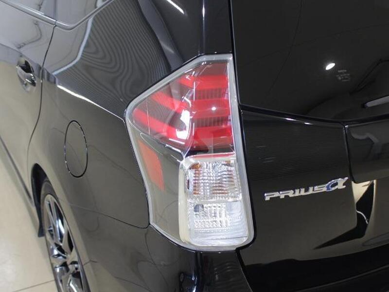PRIUS ALPHA