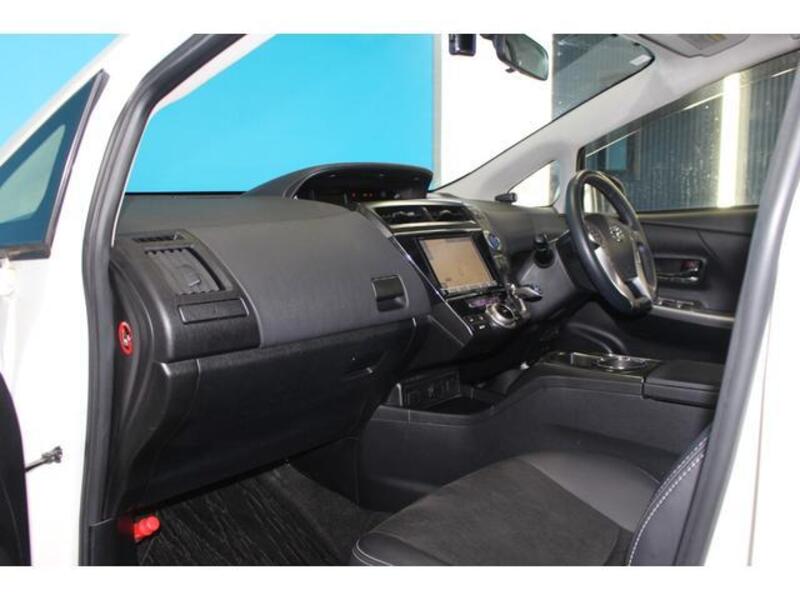 PRIUS ALPHA