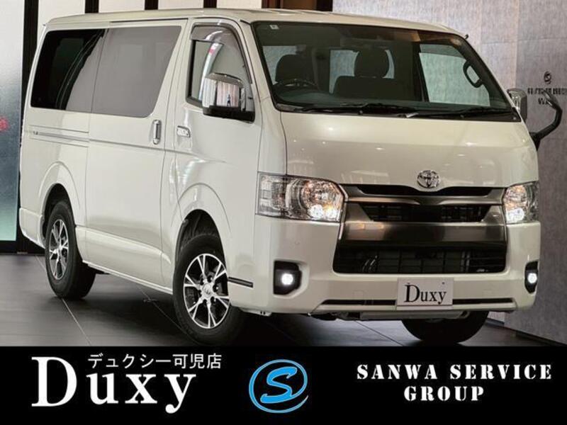 TOYOTA HIACE VAN