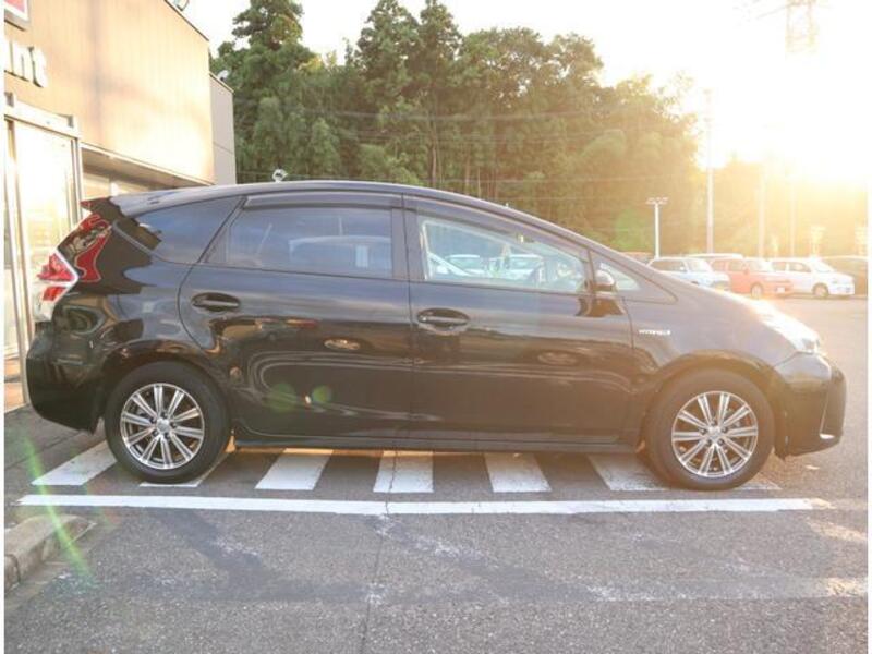 PRIUS ALPHA