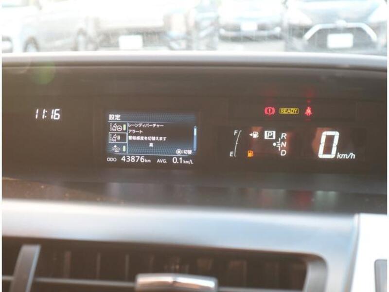 PRIUS ALPHA