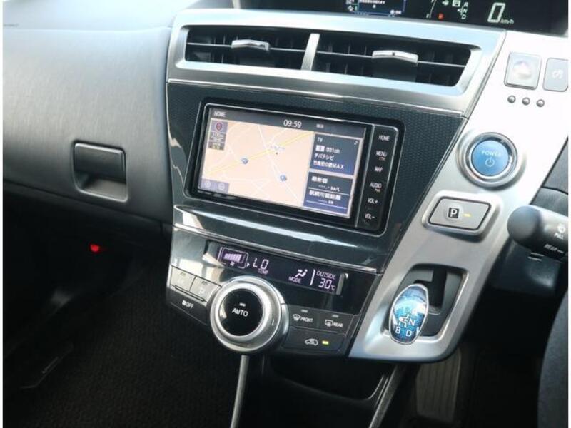 PRIUS ALPHA