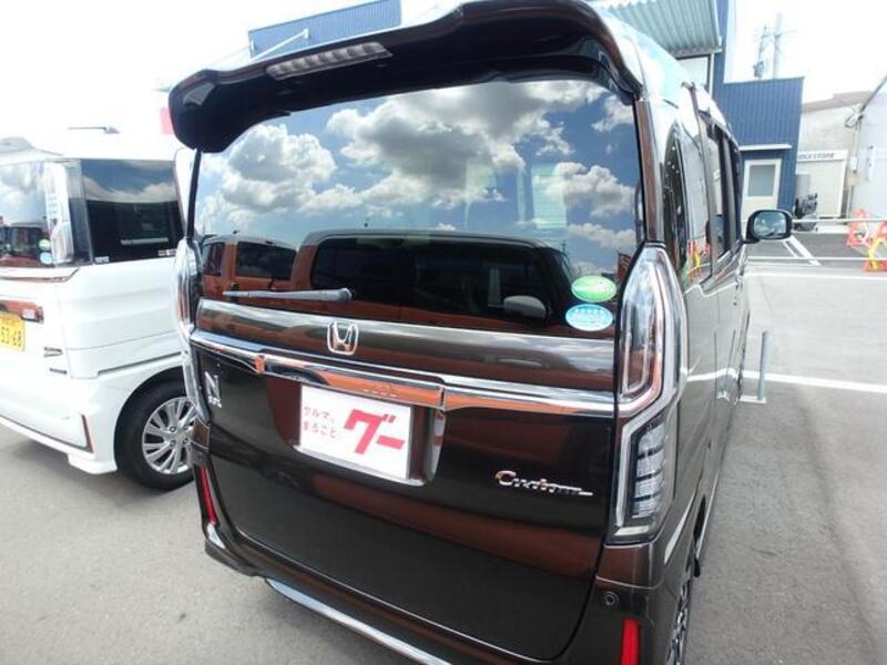 N BOX CUSTOM