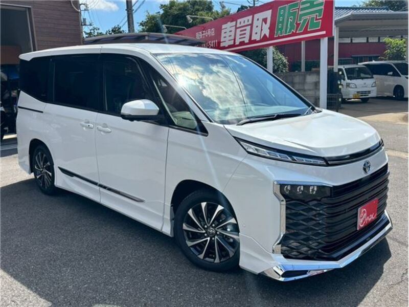 TOYOTA VOXY