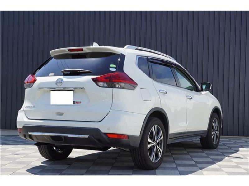 X-TRAIL