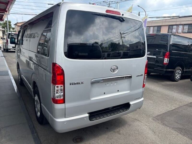 HIACE VAN