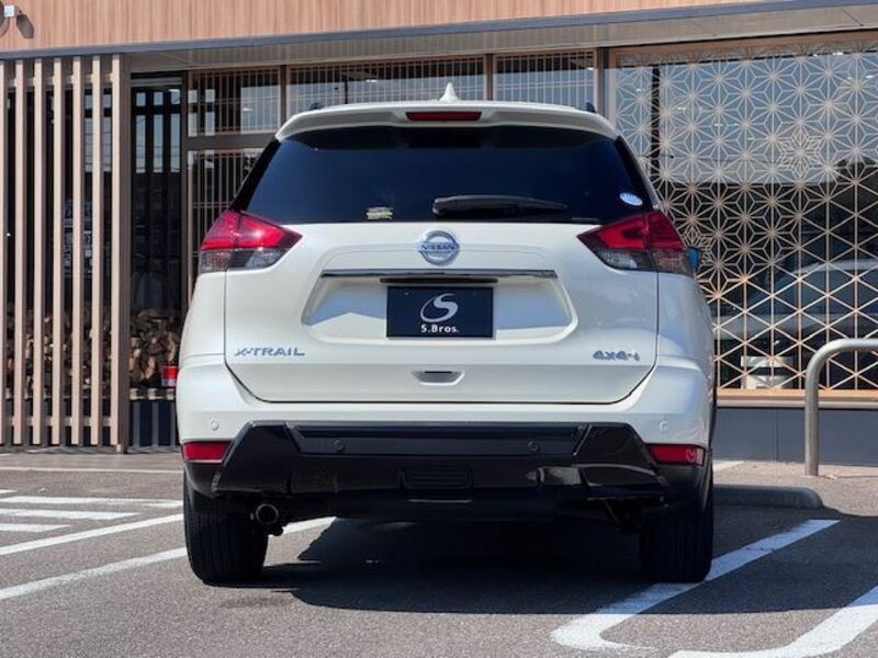 X-TRAIL