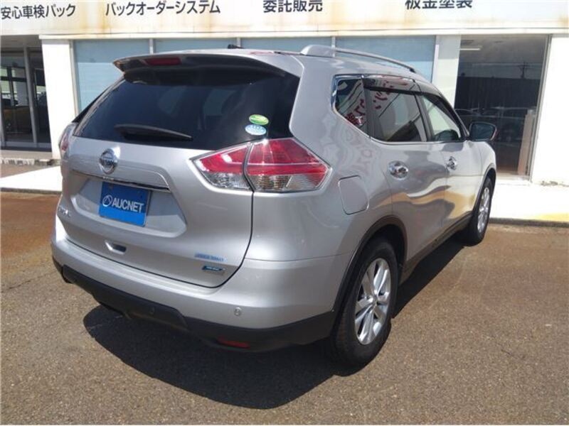 X-TRAIL