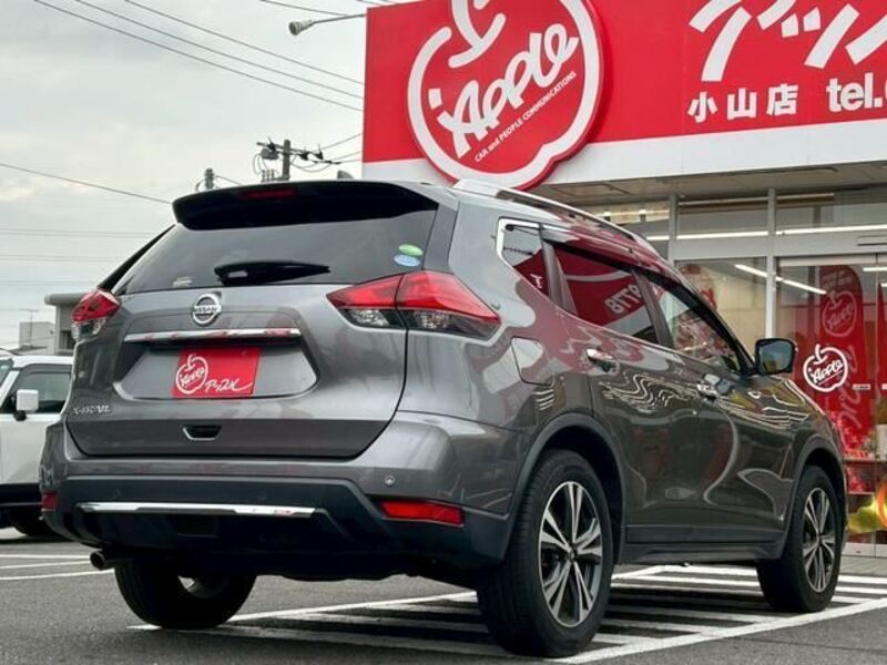 X-TRAIL