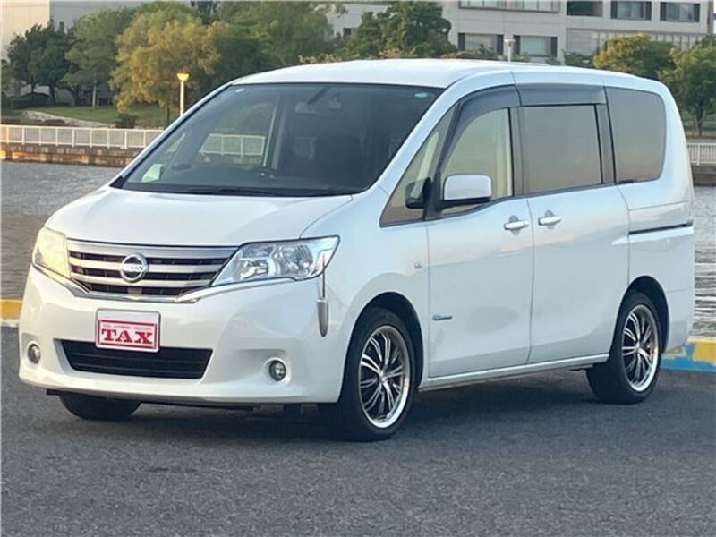 NISSAN SERENA