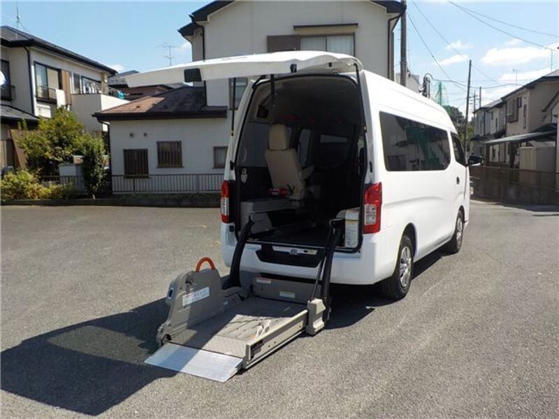 NV350 CARAVAN-0