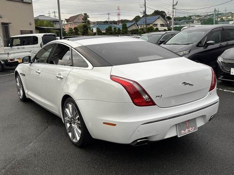 XJ