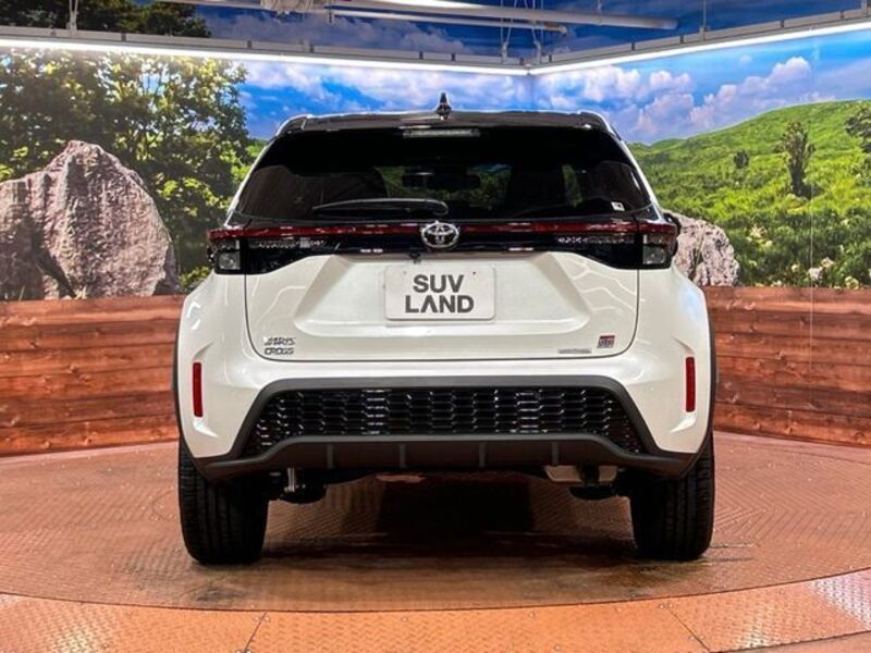 YARIS CROSS