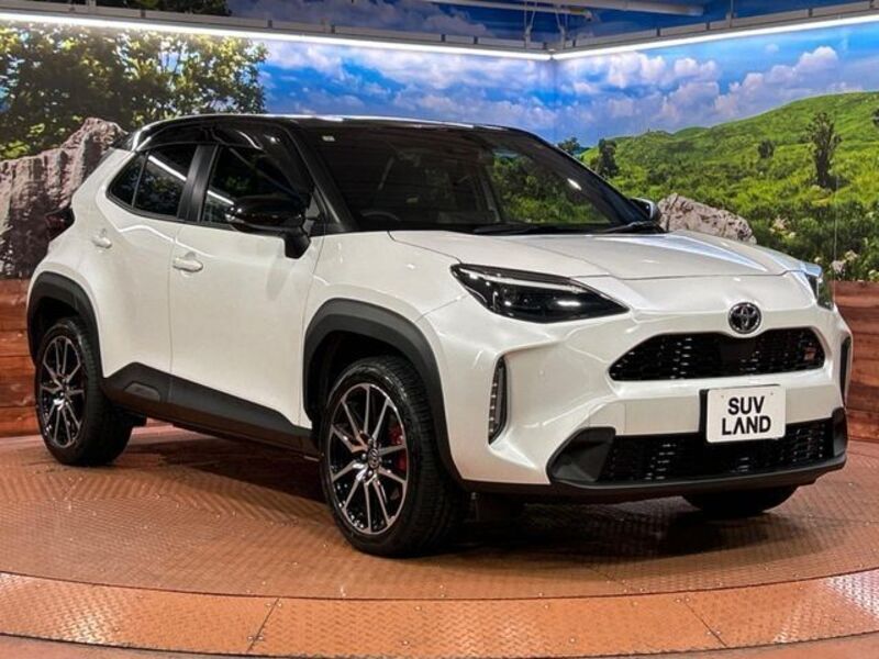YARIS CROSS