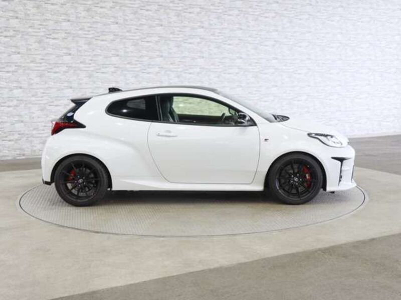 GR YARIS