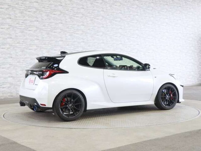 GR YARIS