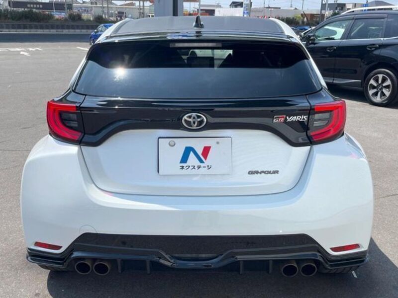 GR YARIS