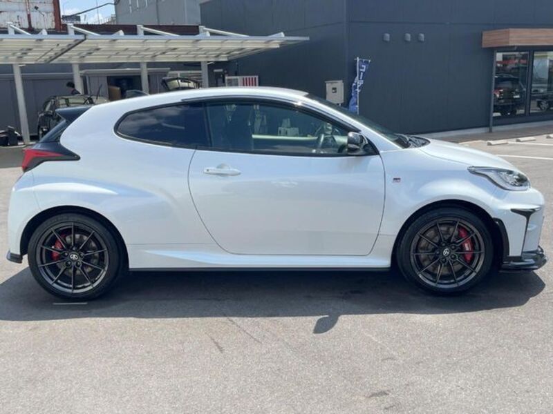 GR YARIS