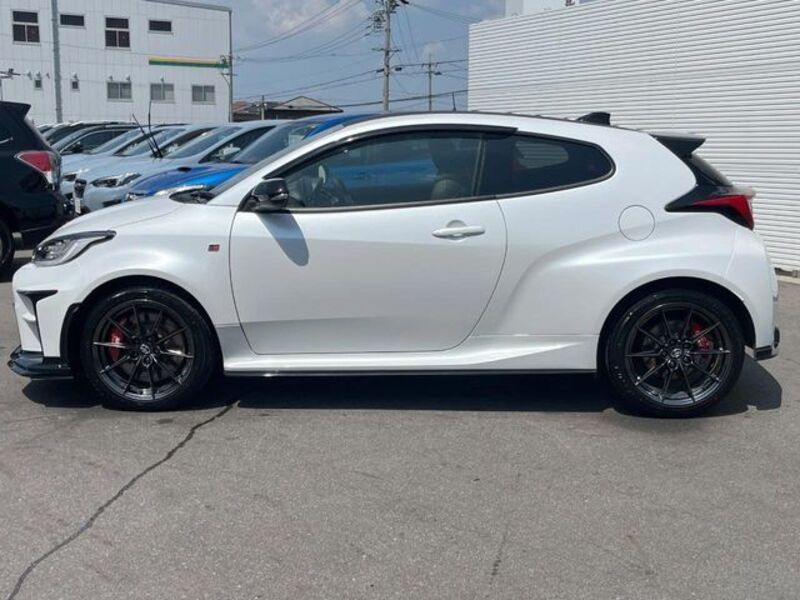 GR YARIS