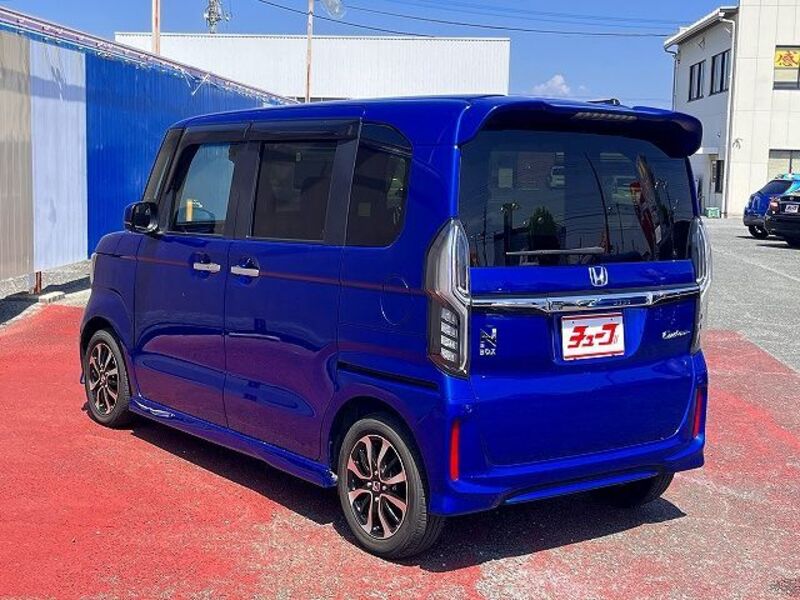 N BOX CUSTOM