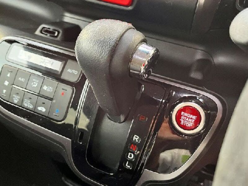 N BOX CUSTOM
