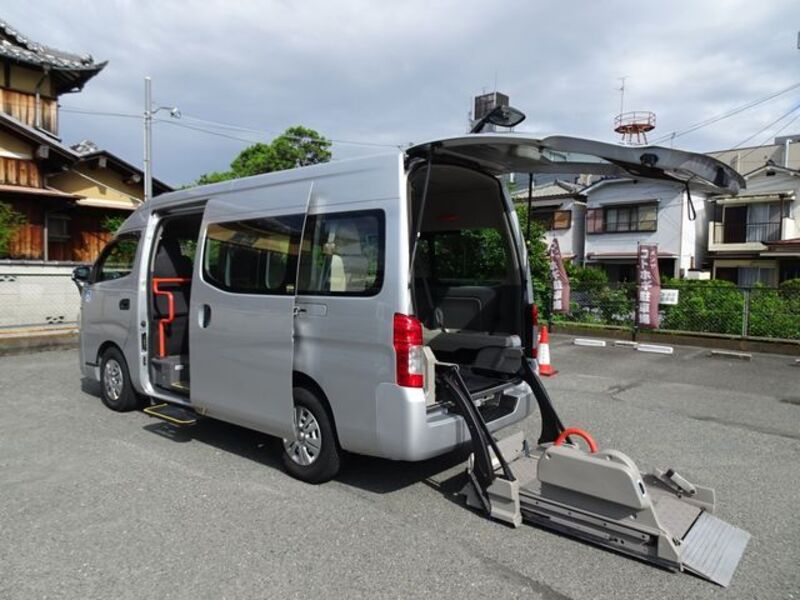 NV350 CARAVAN-0