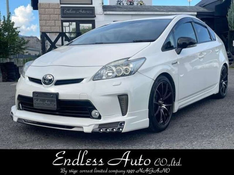 TOYOTA PRIUS