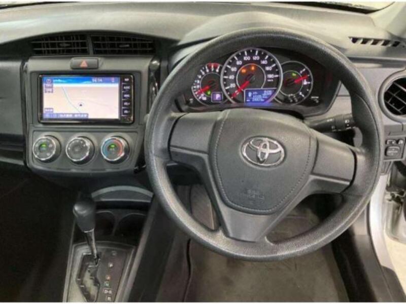 COROLLA AXIO