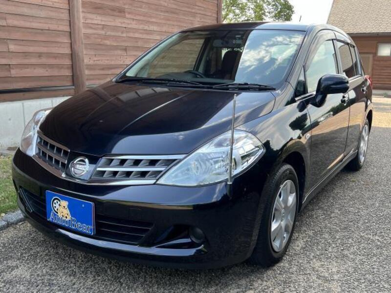 NISSAN TIIDA