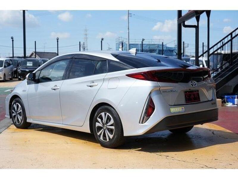 PRIUS PHV