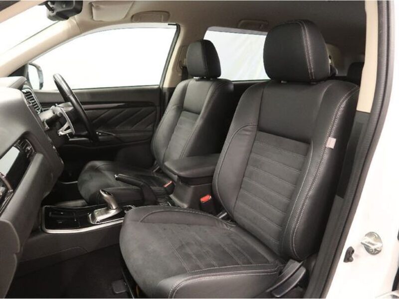 OUTLANDER PHEV