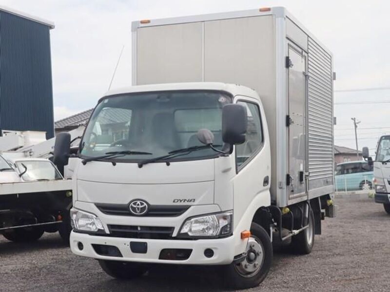TOYOTA DYNA