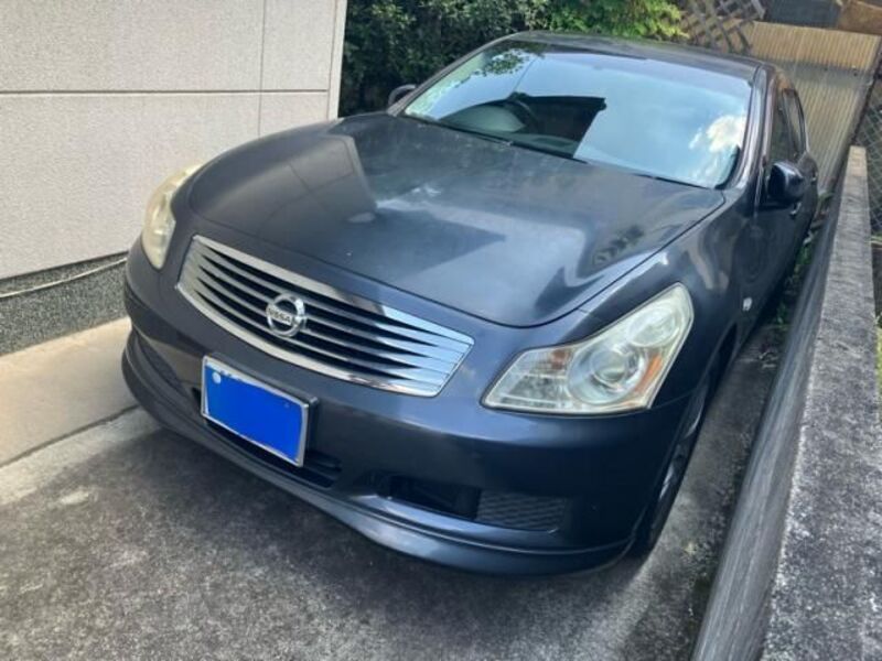 NISSAN SKYLINE
