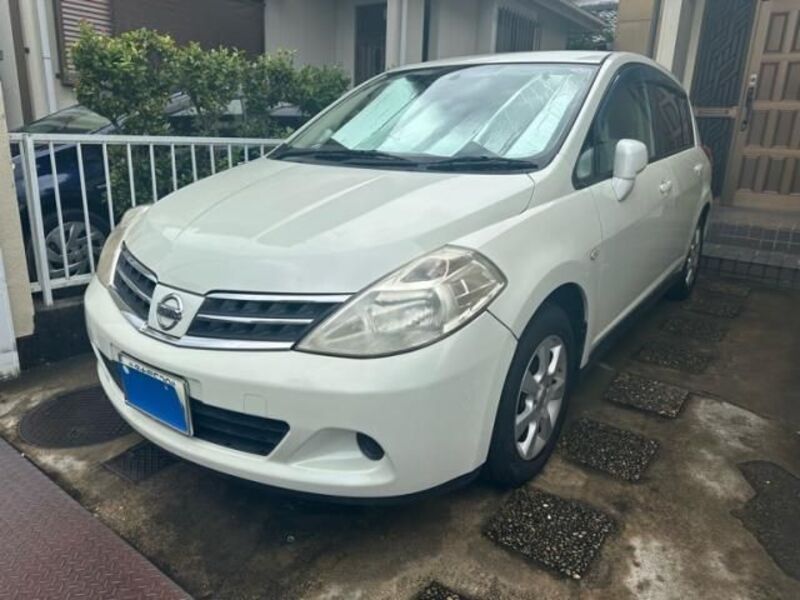 NISSAN TIIDA