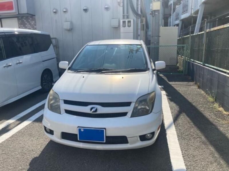 TOYOTA IST
