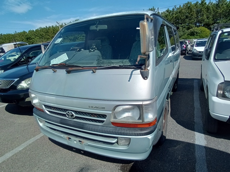 TOYOTA HIACE VAN