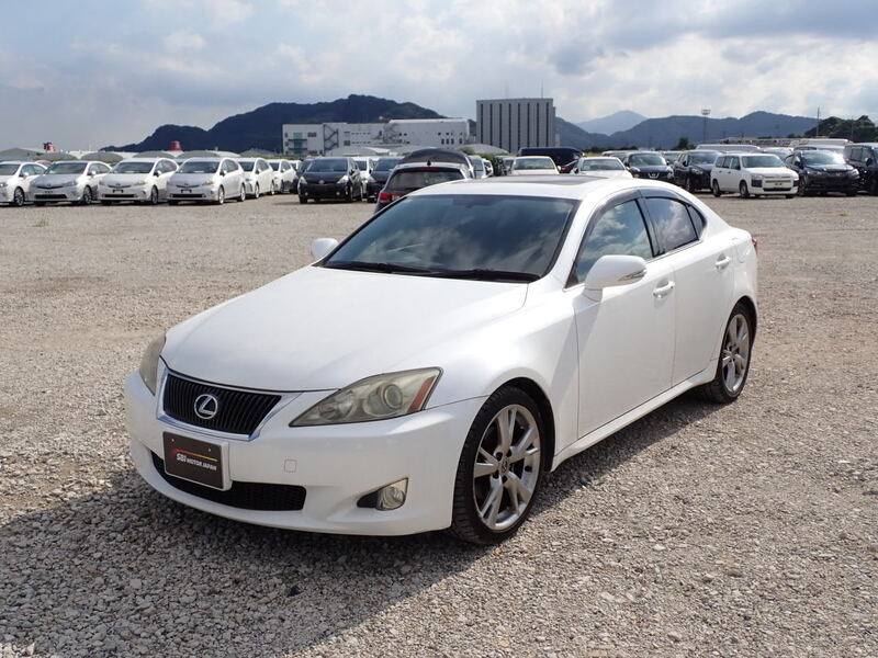 LEXUS IS
