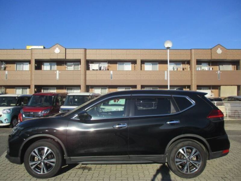 X-TRAIL