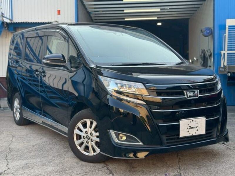 TOYOTA NOAH