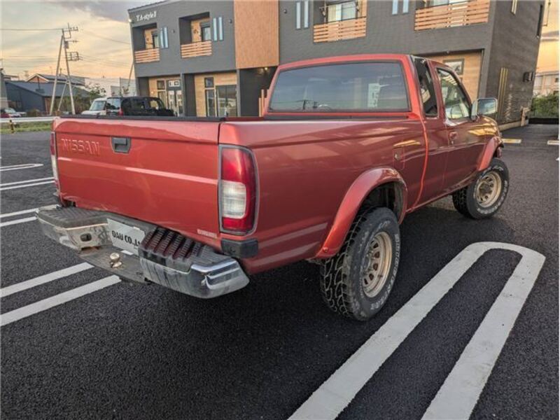 DATSUN PICKUP