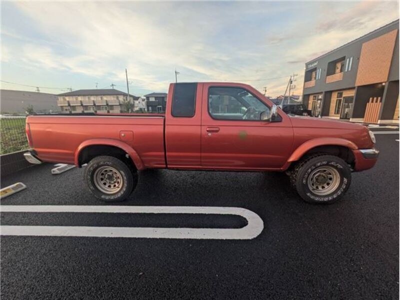 DATSUN PICKUP