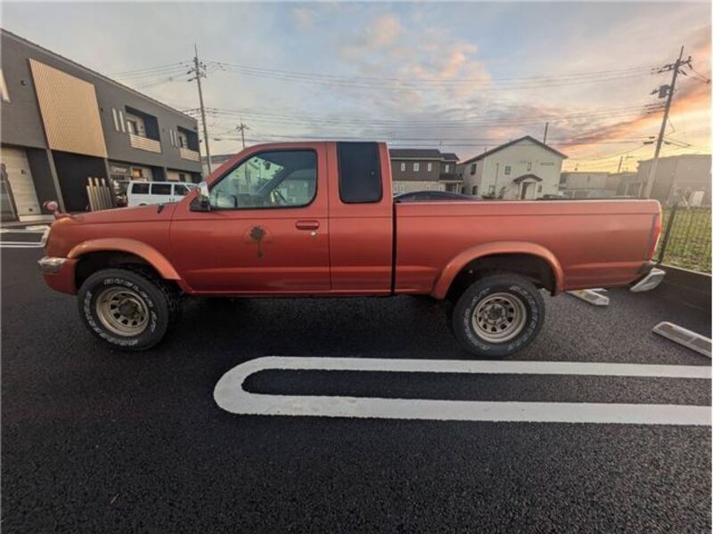 DATSUN PICKUP