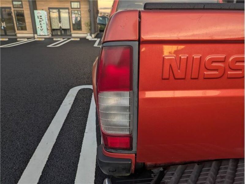 DATSUN PICKUP